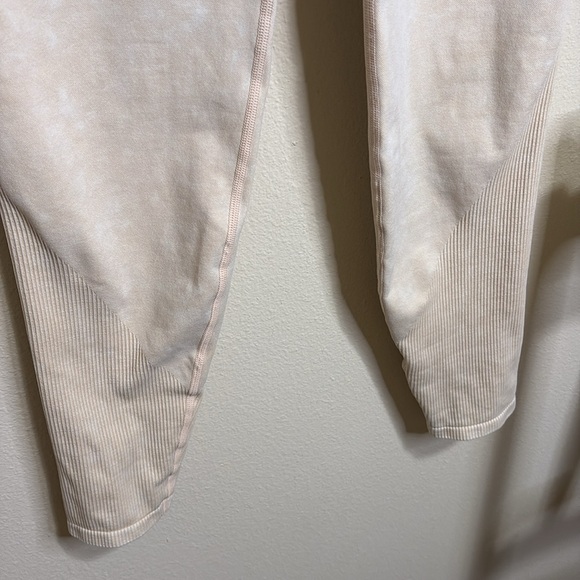 Victoria's Secret PINK Seamless Cream Leggings Size Large - Picture 4 of 7